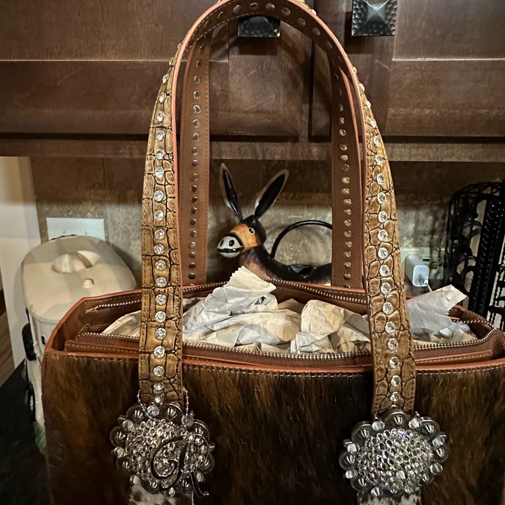 Raviani Brown and Tan CowhideTote with Fringe And Croc Embossed On The Back - Picture 8 of 11